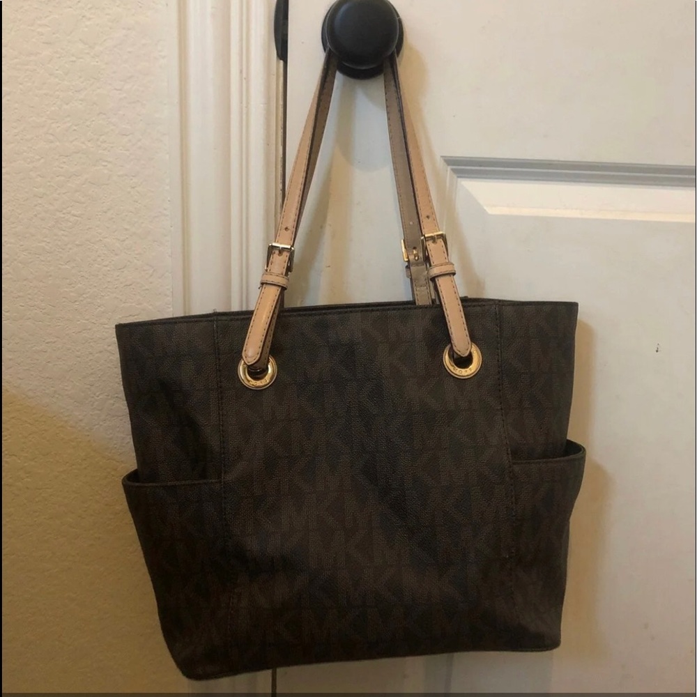 Michael Kors brown/tan shoulder bag - Picture 2 of 2
